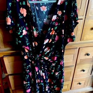 Black flower print short jumper